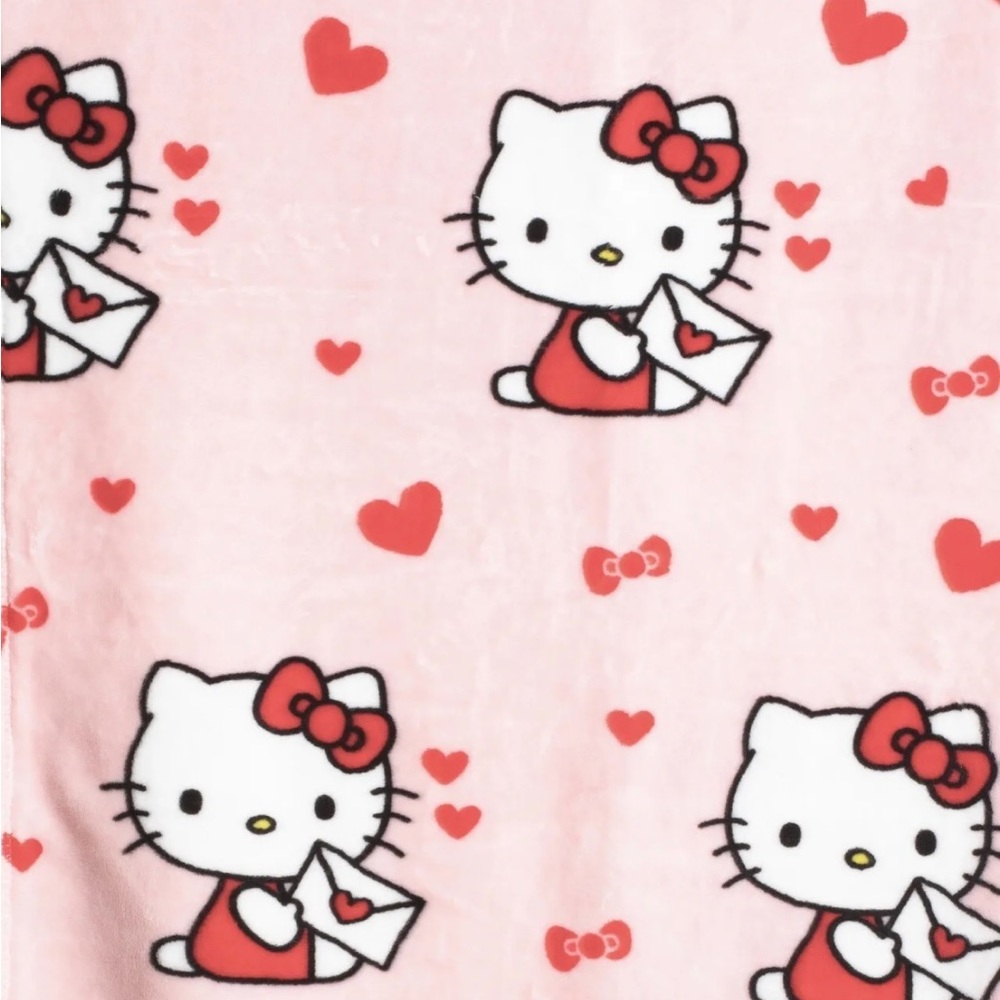 Hello Kitty Pink Valentine Throw Blanket - Picture 3 of 3